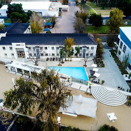 The Lakes Hotel & Conference Centre Беноні Екстер'єр фото
