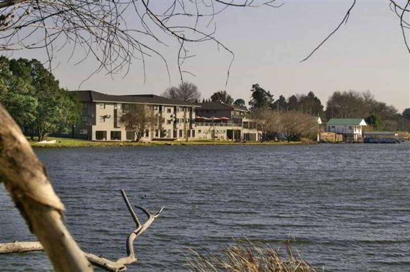 The Lakes Hotel & Conference Centre Беноні Екстер'єр фото
