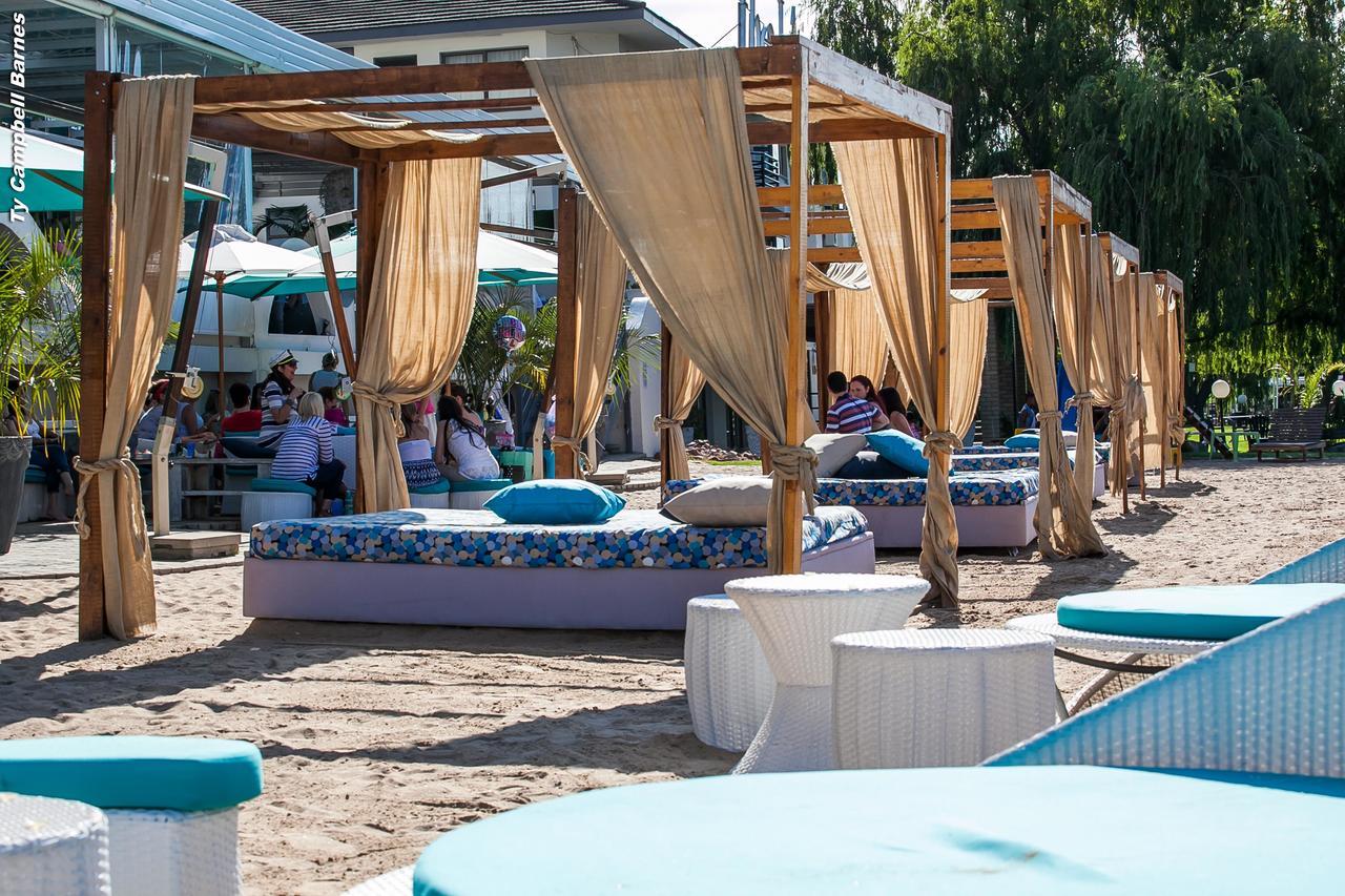 The Lakes Hotel & Conference Centre Беноні Екстер'єр фото
