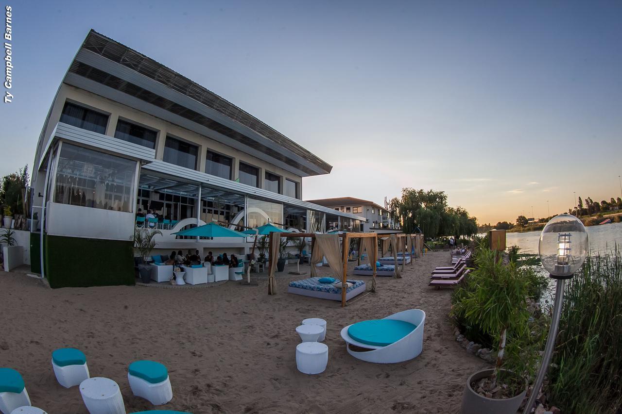 The Lakes Hotel & Conference Centre Беноні Екстер'єр фото